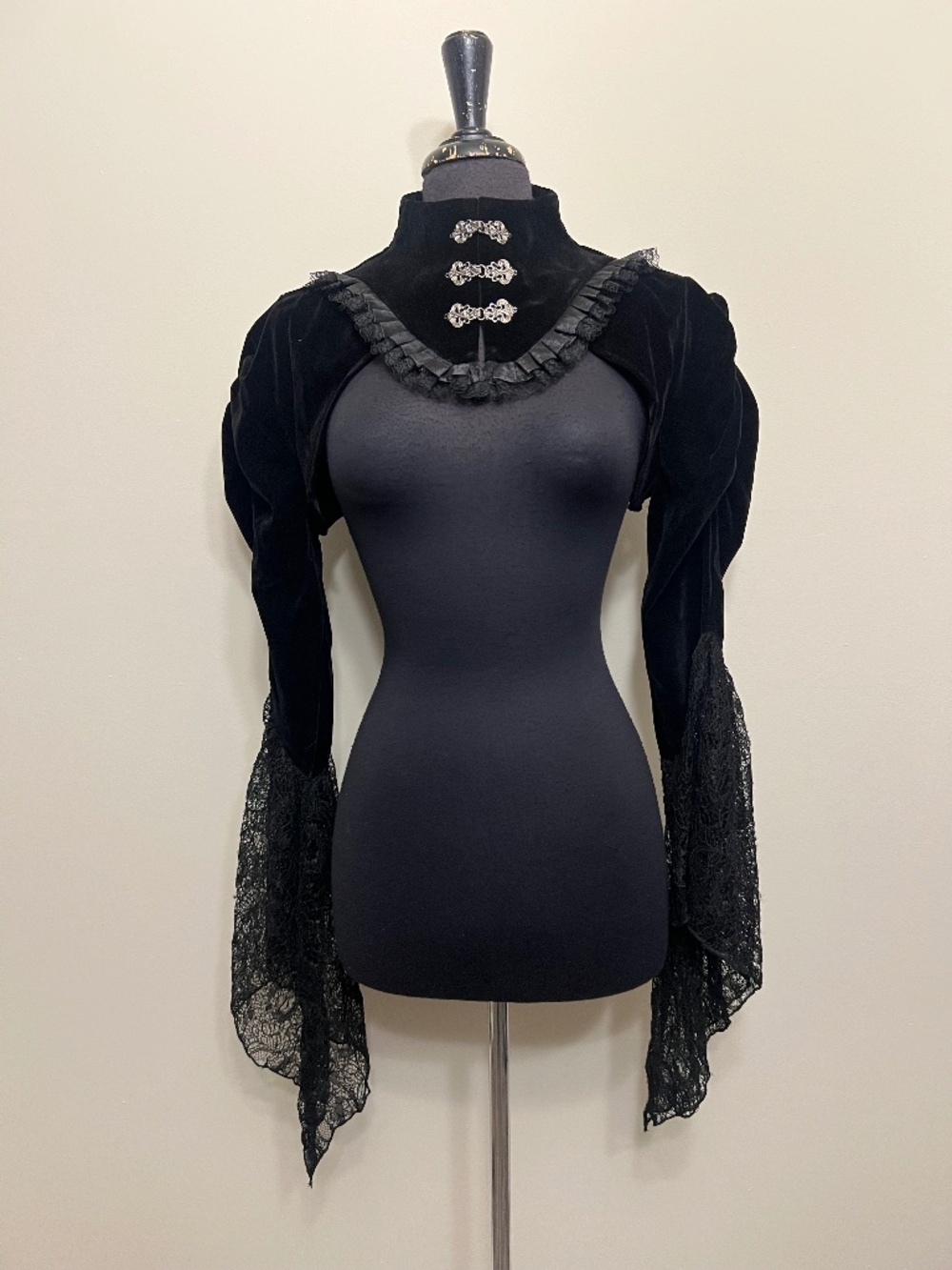 Dark in Love Gothic Victorian Velvet Bolero